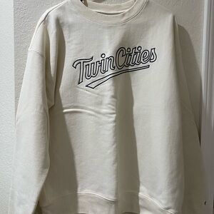 Women’s ‘47 brand new twin cities Minnesota twins crewneck size medium